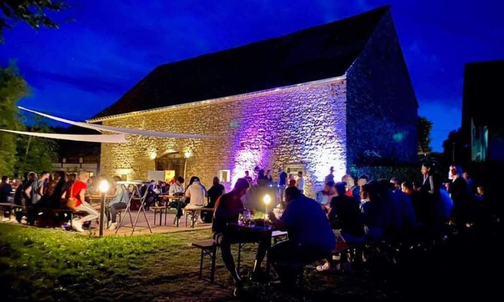 La grange des deux clefs, Moernach, Sundgau Sud Alsace, terrasse d'&eacute;t&eacute;, carte brasserie, traiteur et privatisation