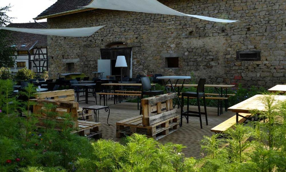 La grange des deux clefs, Moernach, Sundgau Sud Alsace, terrasse d'&eacute;t&eacute;, carte brasserie, traiteur et privatisation