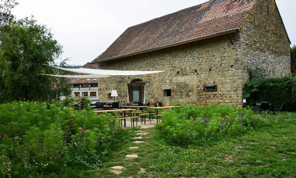 La grange des deux clefs, Moernach, Sundgau Sud Alsace, terrasse d'&eacute;t&eacute;, carte brasserie, traiteur et privatisation