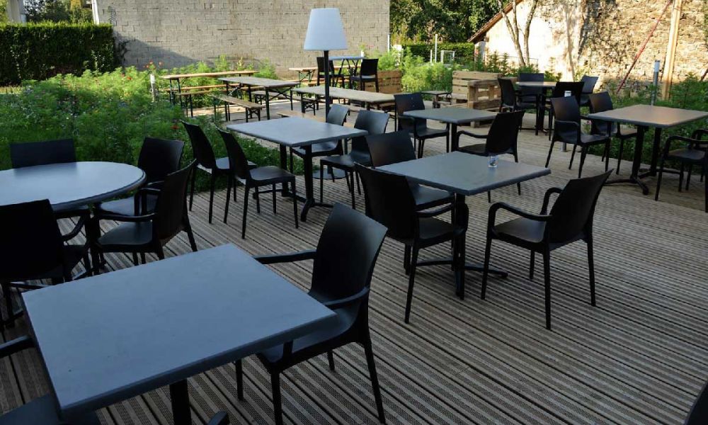 La grange des deux clefs, Moernach, Sundgau Sud Alsace, terrasse d'&eacute;t&eacute;, carte brasserie, traiteur et privatisation