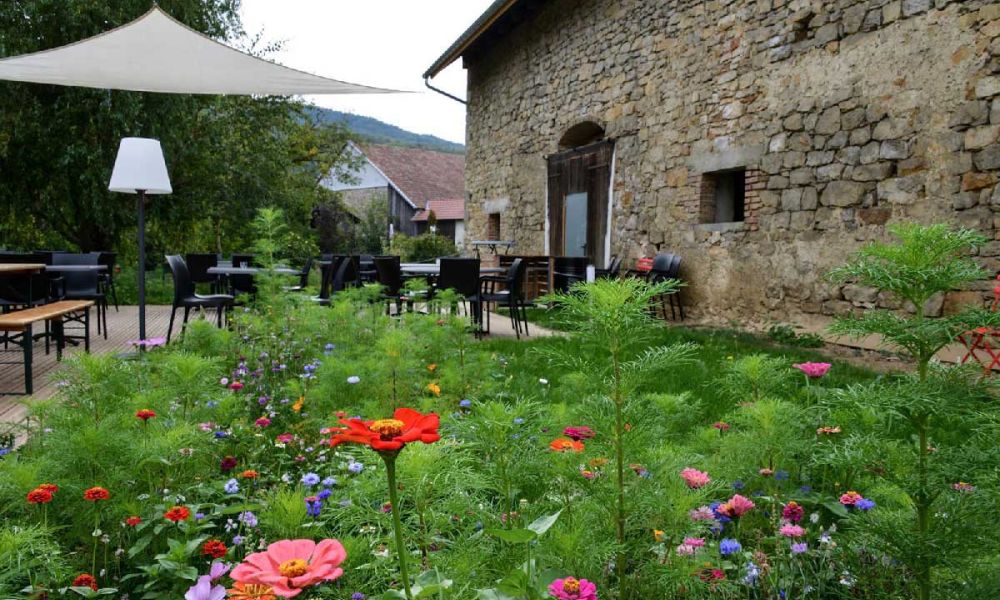 La grange des deux clefs, Moernach, Sundgau Sud Alsace, terrasse d'été, carte brasserie, traiteur et privatisation